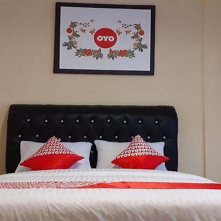 Oyo 1053 Angelyn Home Stay Medan Dış mekan fotoğraf