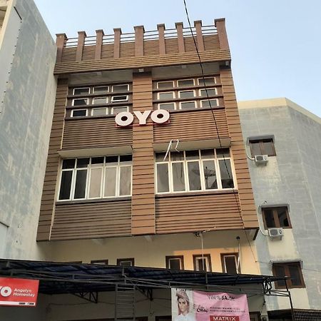 Oyo 1053 Angelyn Home Stay Medan Dış mekan fotoğraf