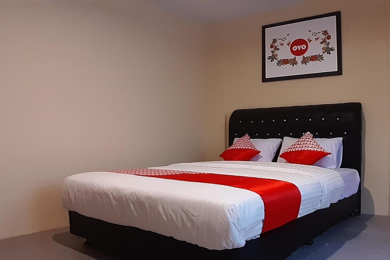 Oyo 1053 Angelyn Home Stay Medan Dış mekan fotoğraf