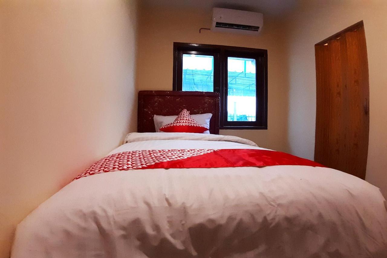 Oyo 1053 Angelyn Home Stay Medan Dış mekan fotoğraf