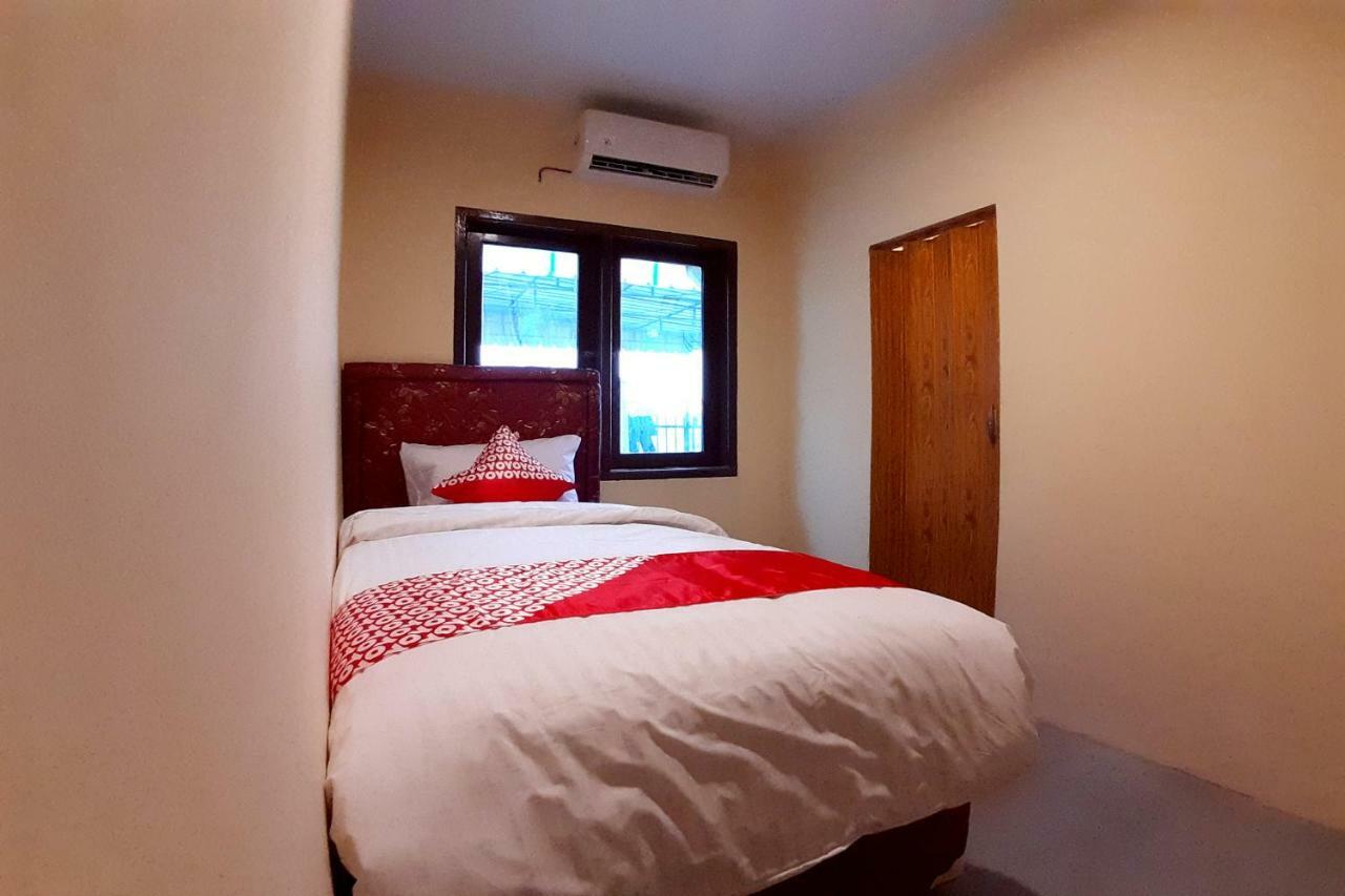 Oyo 1053 Angelyn Home Stay Medan Dış mekan fotoğraf