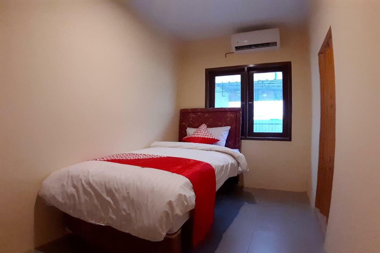 Oyo 1053 Angelyn Home Stay Medan Dış mekan fotoğraf