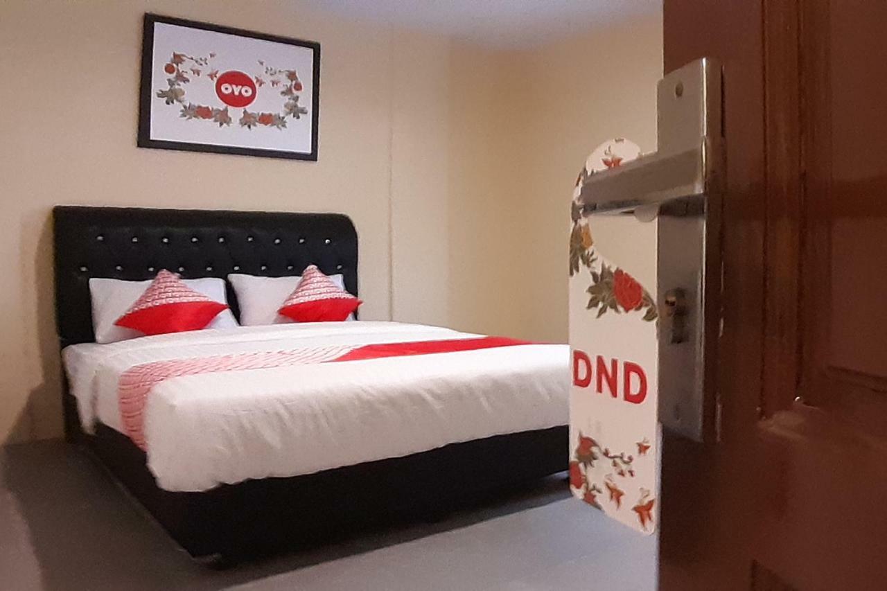 Oyo 1053 Angelyn Home Stay Medan Dış mekan fotoğraf