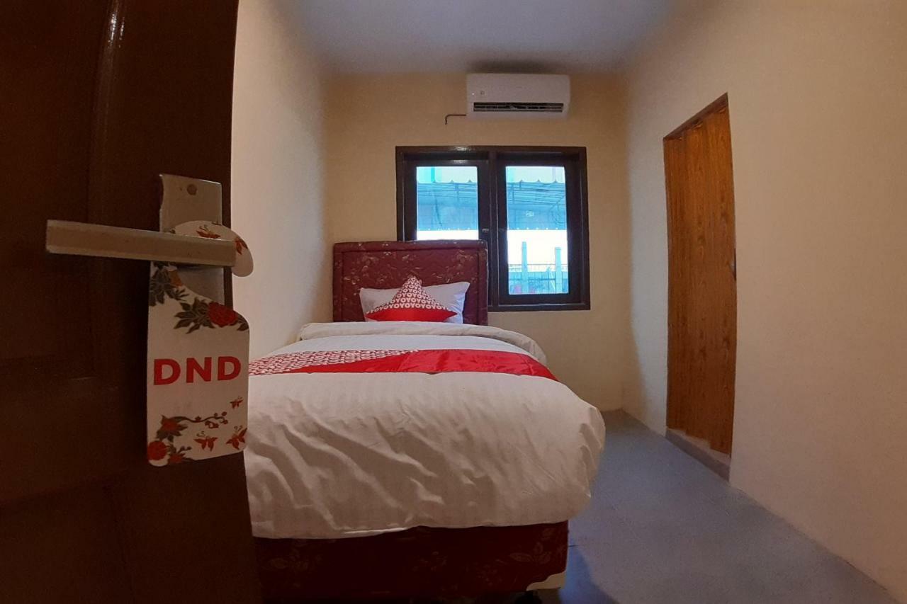 Oyo 1053 Angelyn Home Stay Medan Dış mekan fotoğraf