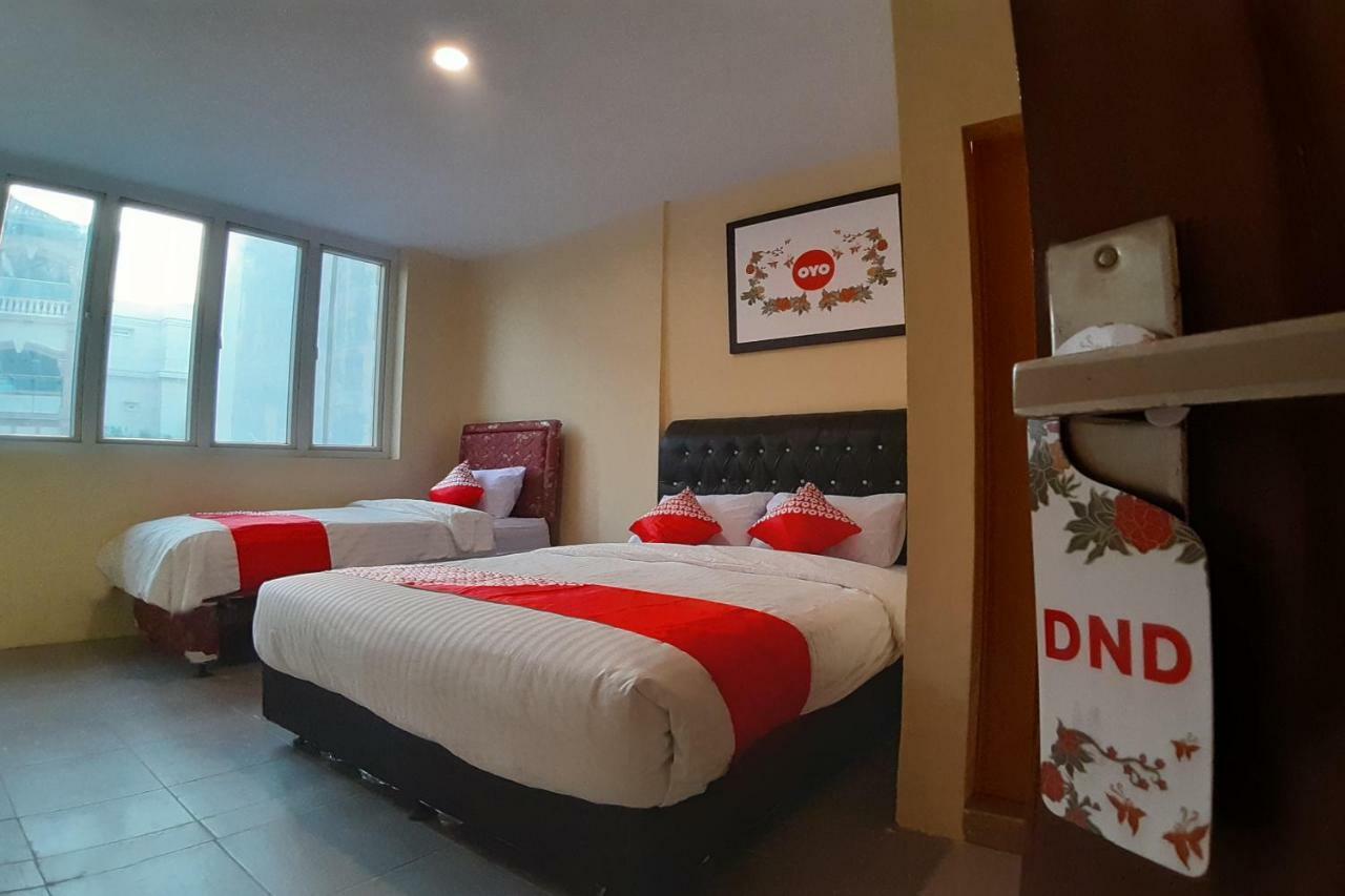 Oyo 1053 Angelyn Home Stay Medan Dış mekan fotoğraf