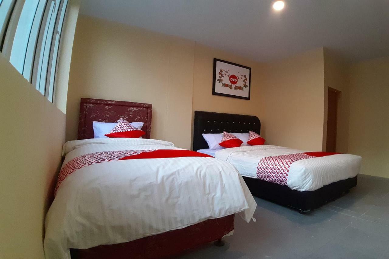 Oyo 1053 Angelyn Home Stay Medan Dış mekan fotoğraf